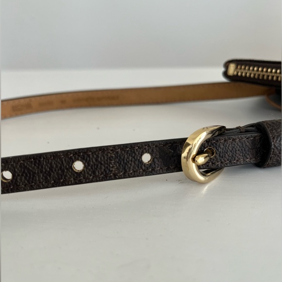 Michael Kors Monogram Waist Bag Size Medium - Picture 5 of 9